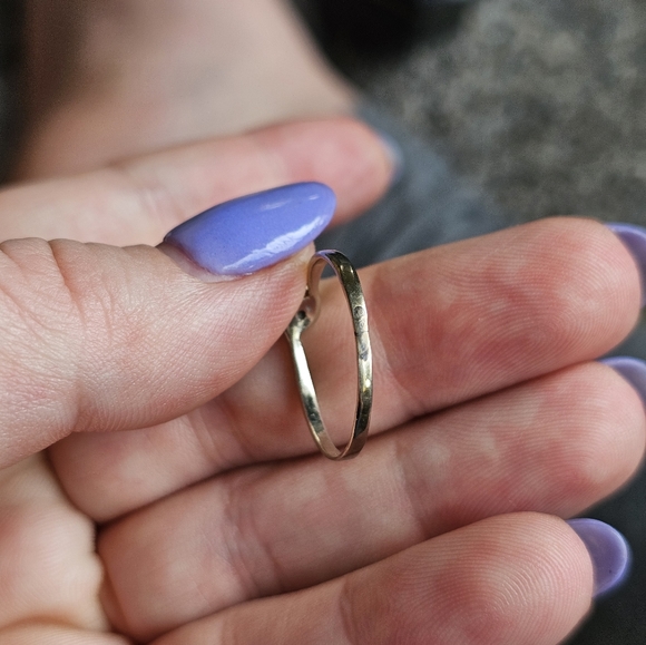 10k diamond ring size 8.5. Sizeable. Not stamped but tested 10k. This ring has b - Picture 4 of 9